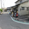 登校の風景：今日からランドセル