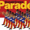 街にパレードがやってきました！　シンプルな英語でパレードを描いたCrewsさんの絵本、『Parade』のご紹介