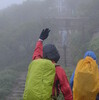 雨の日の剱遊山　人の風景