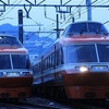 箱根板橋　雨の離合