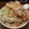 二郎系ラーメン野菜増し脂カラメ