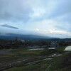 寺坂武甲と雲の帯　国神の大公孫樹（イチョウ）