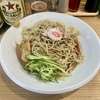 【今週のラーメン５７０６】らーめん 高尾（東京・荻窪）冷しワンタンメン ＋ 青菜もやし半熟玉子皿 わかめメンマ皿 ＋ サッポロ赤星２本　〜素朴なフォーマットに冷たい雲呑の優雅な楽しさ！実に楽しめるノスタルジック冷し中華！