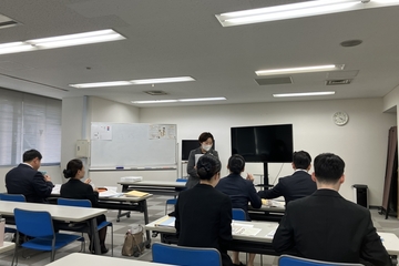 本社初期研修2日目「館内案内研修」に密着！