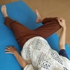 膝の曲がった人