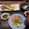 【ランチ】「北海道炉端めんめ」で2種焼き魚と刺身定食