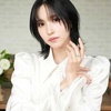 TWICE・ミナ、白シャツ姿で“上品で美しい