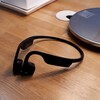 周囲の音も聞こえる「骨伝導イヤホンAfterShokz TITANIUM」でジョギングを楽しむ