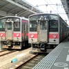 JR四国121系赤色帯2編成が高松駅で