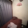 マッサージ屋さんのトイレのドアが半開きだったのでノックしてから開いたら…