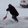 雪で9秒間滑り続ける男の動画が面白すぎる