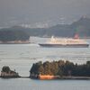 　海辺の風景・豪華客船にっぽん丸