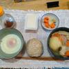 レンチン目玉焼き。野菜味噌汁。