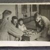 ロシア人による囲碁対局を写した最古の写真 1946年ソ連占領下の択捉島・留別で撮影された