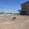 大放課：運動場で気持ちよく遊んでいたけど…