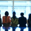 つながるひとりぼっち。幾つもの世界が共鳴しあう｢幕が上がる｣。