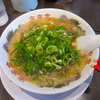 【今週のラーメン８９９】 来来亭 石神井店 （東京・石神井） ラーメン・麺固め、ネギ多め