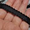 パーカーを可愛く変身させる靴ひもの使い方