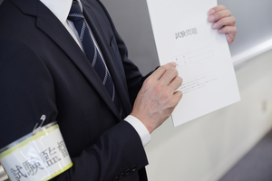 英検試験監督バイトとはどんな仕事？初心者向けに分かりやすく概要解説