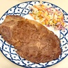 人に会ったりお買い物したりで出たり入ったりの一日。ひとりご飯のステーキとおやつ。