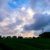 浜ちゃんの散歩道(５５４)　　夕暮の西の空は、雲の流れが速く、様々な光景が展開していった。