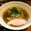 【今週のラーメン３４８２】 ラーメン 健やか （東京・JR三鷹駅） 煮干ラーメン ＋ 炊き込みご飯　〜一週間の疲れと乾きを癒す、高品質円やか淡麗煮干そば