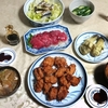 鶏の唐揚げ、まぐろの刺身などで晩酌(実家)