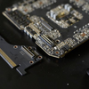 RTX 5090 の コネクタ