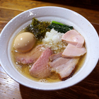 ベトナム出身店主がたどり着いた理想のラーメンは「そば粉入り麺の無化調煮干しスープ」だった