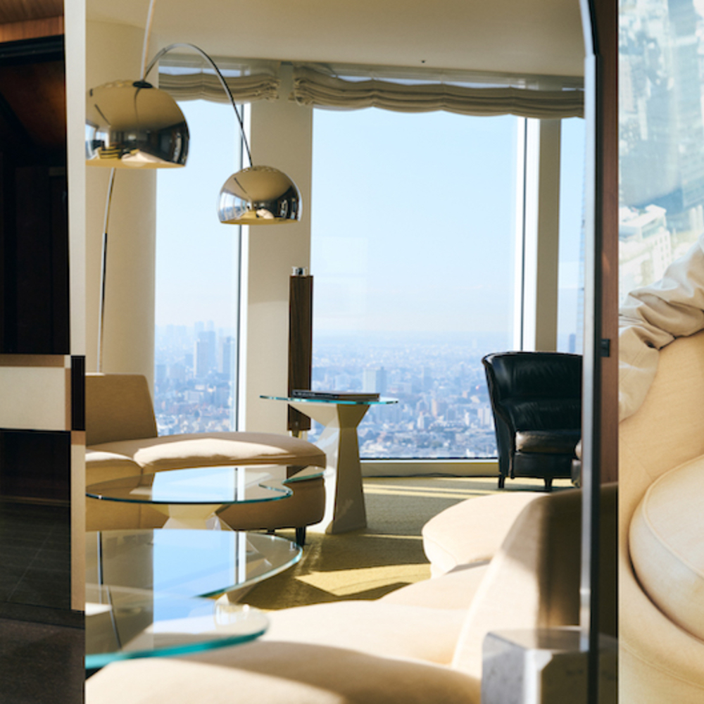 Number_i 岸優太の洗練週末スタイル。バナナ・リパブリックSPRING 2026コレクション開幕