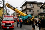 文京区クレーン車横倒し事故はなぜ起きた？専門家が指摘する地盤沈下の真相