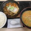 チキンカツの牛すき鍋定食