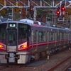 521系U02編成の出場回送を撮る。