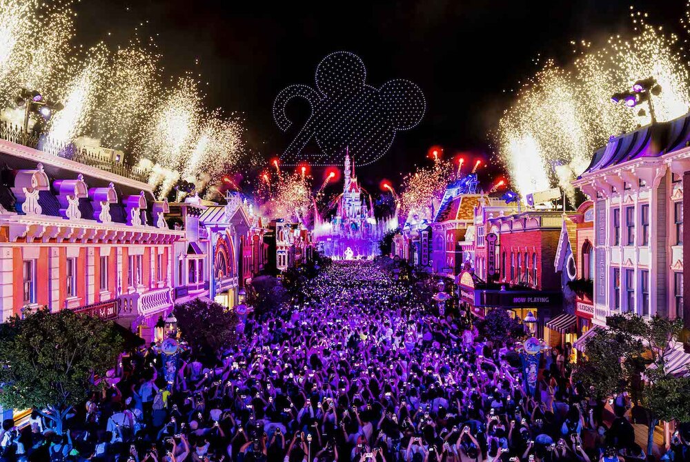 香港ディズニーランド・リゾート、20 周年記念イベント「最高にマジカルなパーティー」開幕
