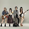 GIRLFRIENDの相棒　Sago New Material Guitars について