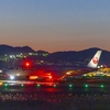 マジックアワーの飛行機　〜千里川土手