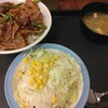 牛カルビホルモン丼とゲリラ豪雨