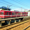 平木駅で休む追憶の赤い電車