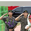 【速報】"BTS"RM&V、除隊…軍服姿で二人揃って報道陣の前に…2023年12月から約1年半陸軍で服務