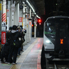 【謹賀新年】令和７年１月１日　千葉駅終夜運転の様子（発車標中心でスマン）。E257系臨時特急・209系臨時快速