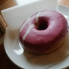 【カフェ活】チーズ好きにはたまらない♡『ブルーベリークリームチーズドーナツ』食べてみた