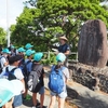 市街地周辺で平和学習