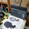 机の端にスマホ置き場を作る