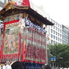 【京都】重要文化財に指定される見送りをまとった鶏鉾【祇園祭】