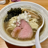 【今週のラーメン４６８７】 麺屋さくら井 （東京・武蔵野市西久保） 煮干らぁ麺 ＋ 味付き替え玉 ＋ 生卵 ＋ チャーシュー盛ハーフ ＋ 酒諸々　〜すっきりしつつ腹に染み入る満足感！淡麗に芳醇さプラスの極上煮干麺！