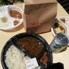 お庭ごはん（ココイチカレーとミサキドーナツ）