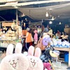 シェムリアップのワットボーヴィレッジのローカル市場”Phsar Deihoy”のお弁当屋さんが(・∀・)ｲｲﾈ!!