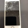 iphoneSEの画面がバキバキに・・・。当店にお任せ下さい！