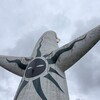 思いつきで「太陽の塔」を見てきた。雨まじりの日に。