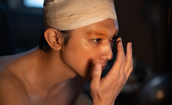 大ヒット中の映画『国宝』を観たら、原作小説も読みたくなる
